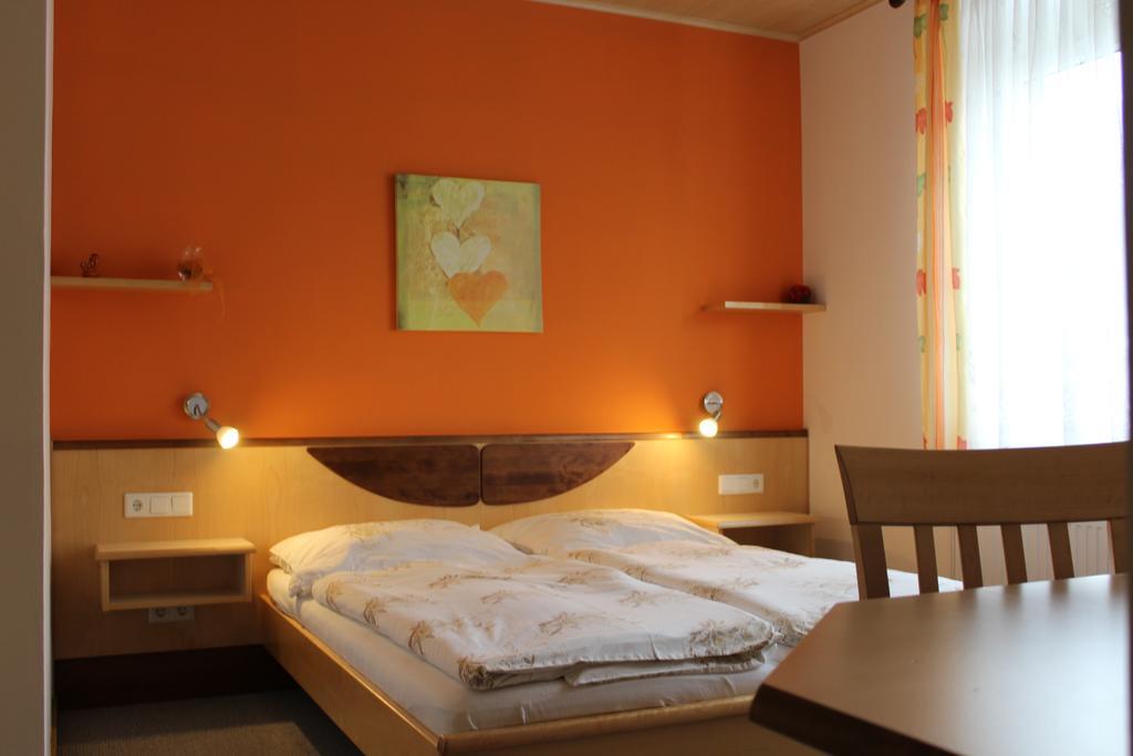 Gaestehaus Karassowitsch Rust Room photo